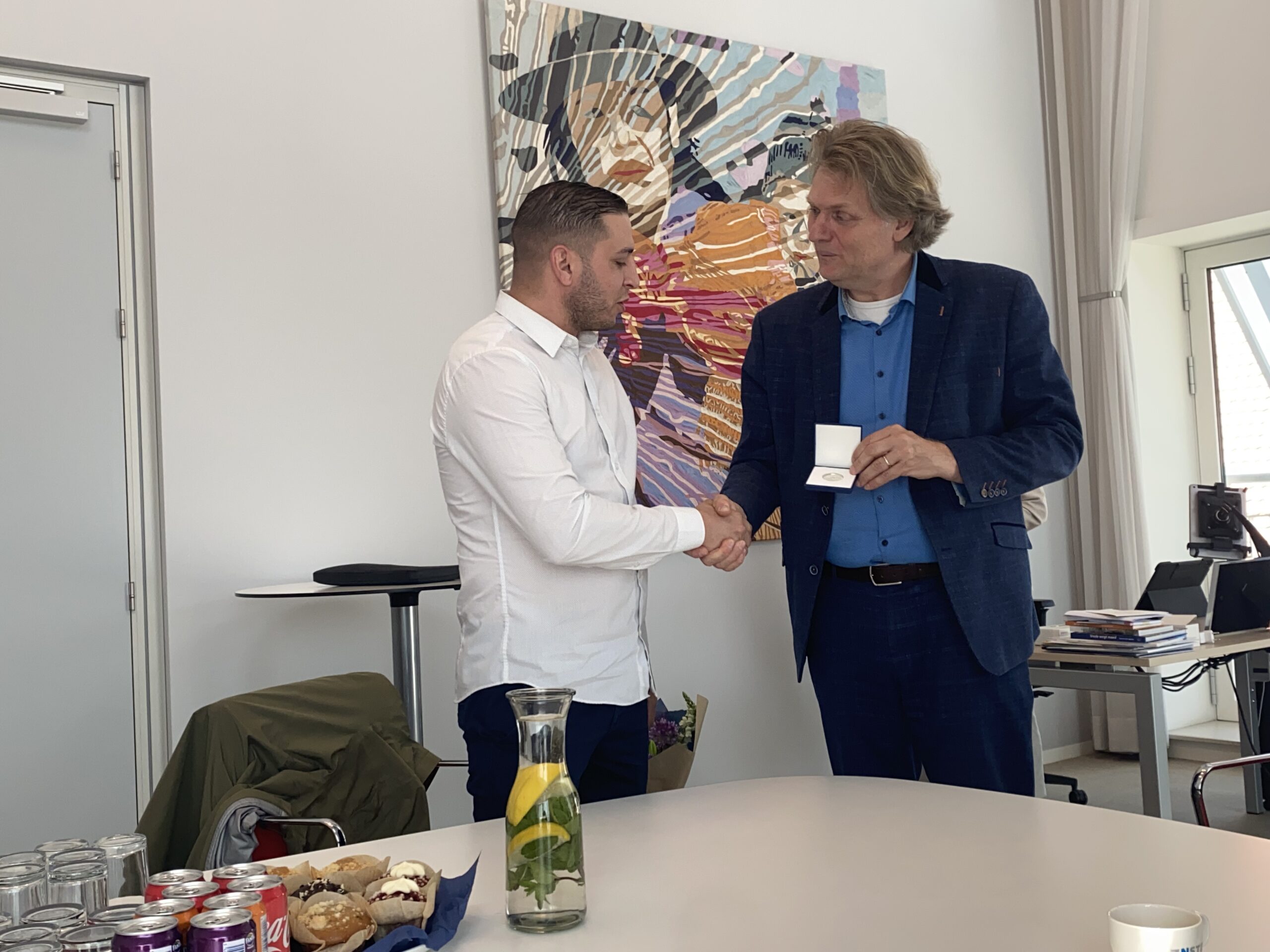 Medaille voor Mounir! (held!) De Orkaan