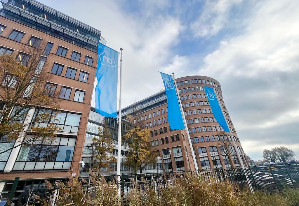 Protest bij AH hoofdkantoor wegens ontslag vakbondsleider