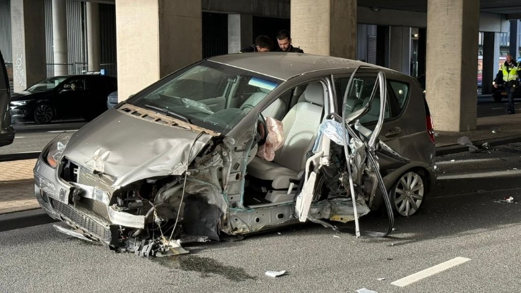 Ernstig ongeluk op Provincialeweg in Zaandam