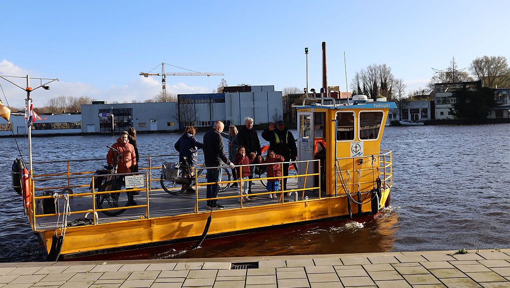 Vriendelijke mensen op de Kogerpontjes