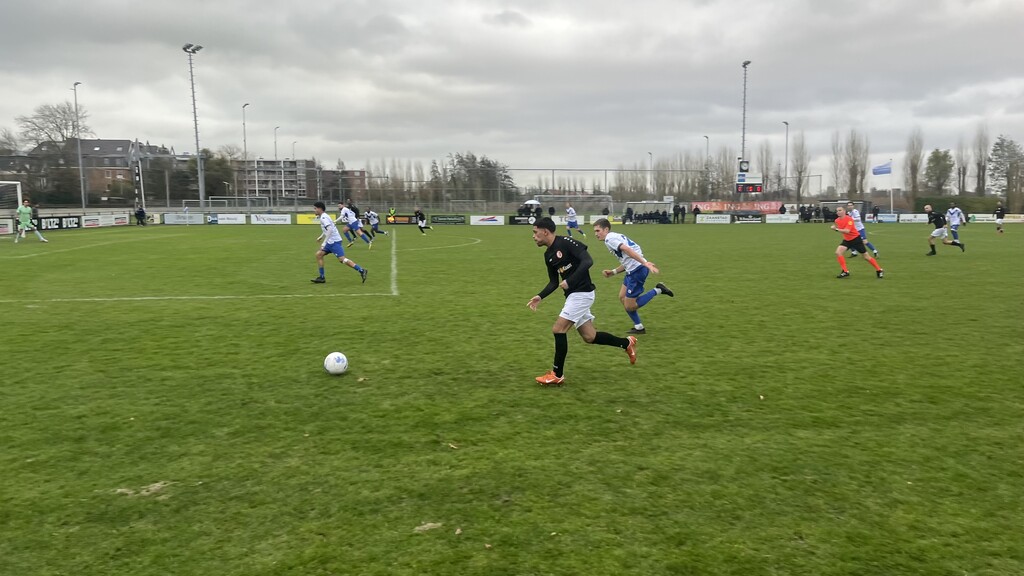 Rood Wit Zaanstad legt het ook af tegen Saenden ??