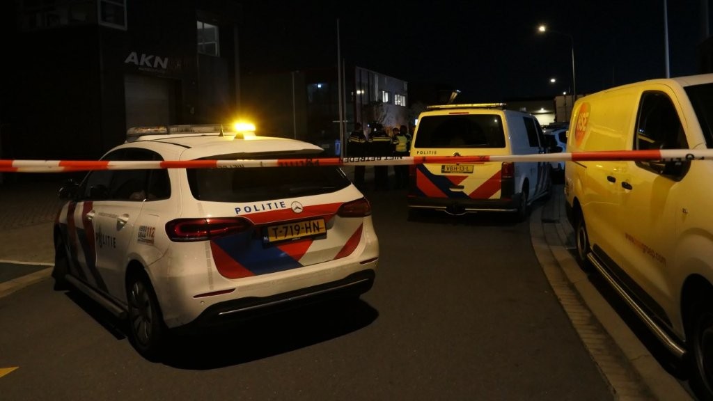 Slachtoffer naar ziekenhuis na steekpartij Zaandam