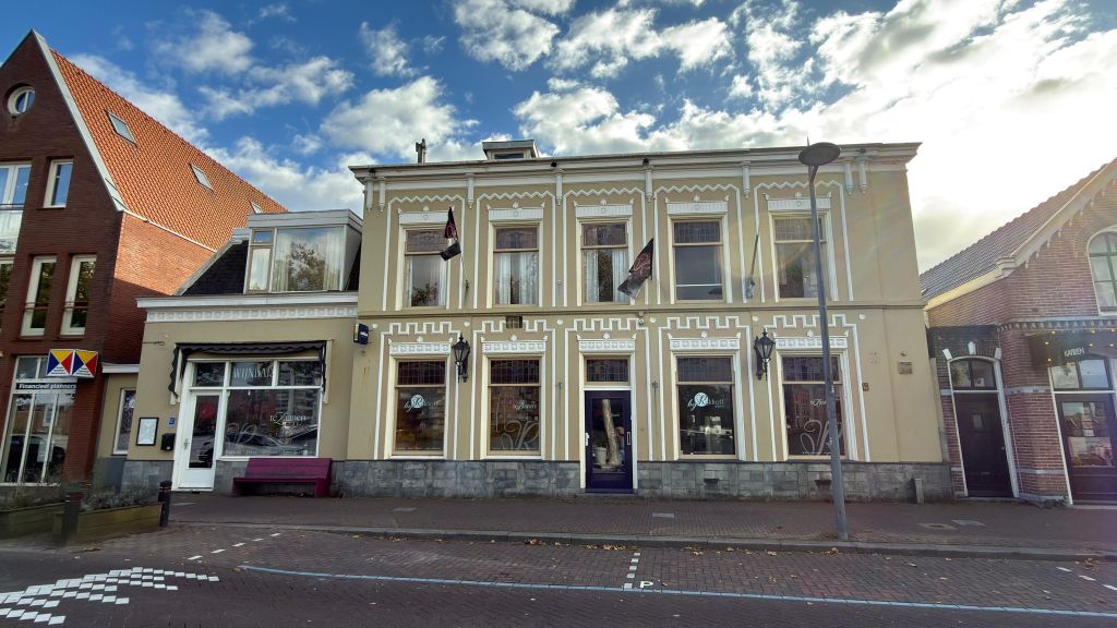 Rechter handhaaft bouwstop Huis te Zaanen