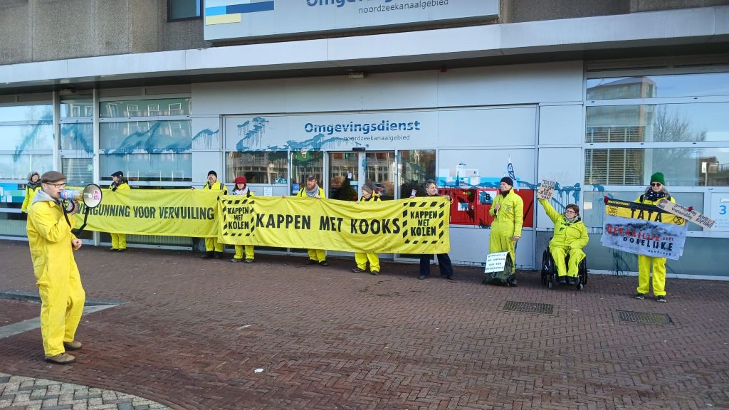 Kappen met kolen demonstratie bij Omgevingsdienst ??