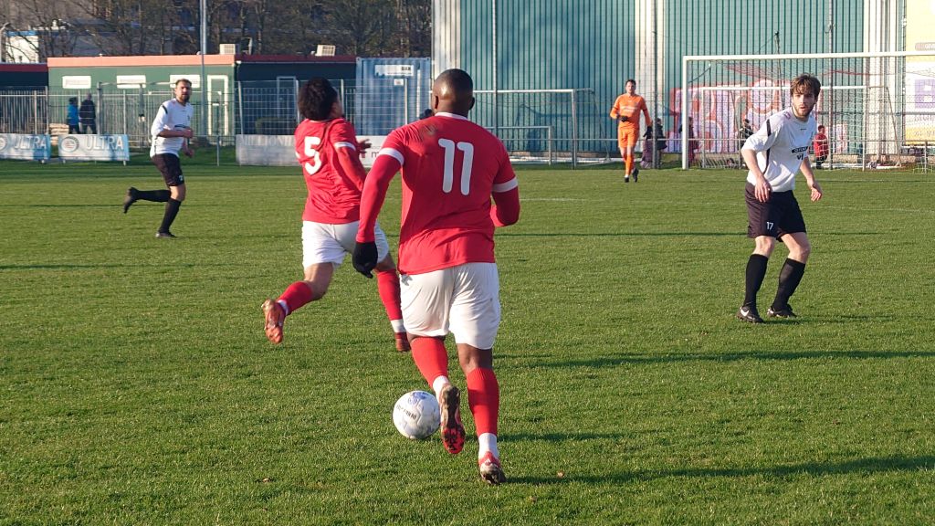 Rood Wit vloert RCZ al na een helft ??