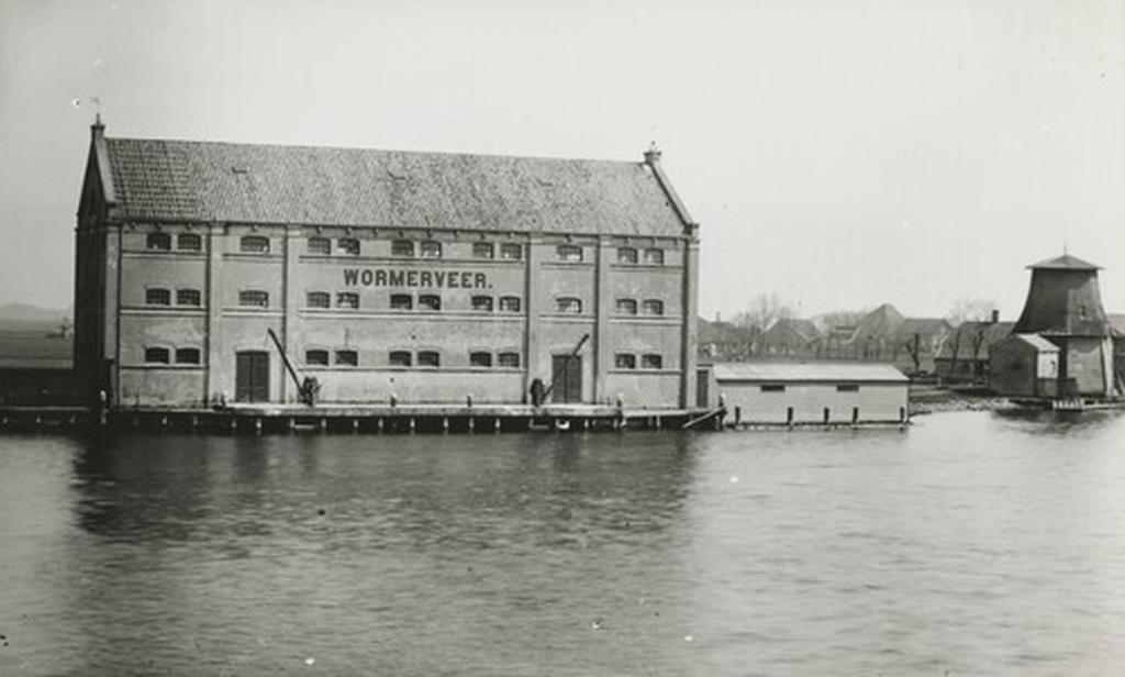 Fototijdreis: Pakhuis Wormerveer en molen De Beer