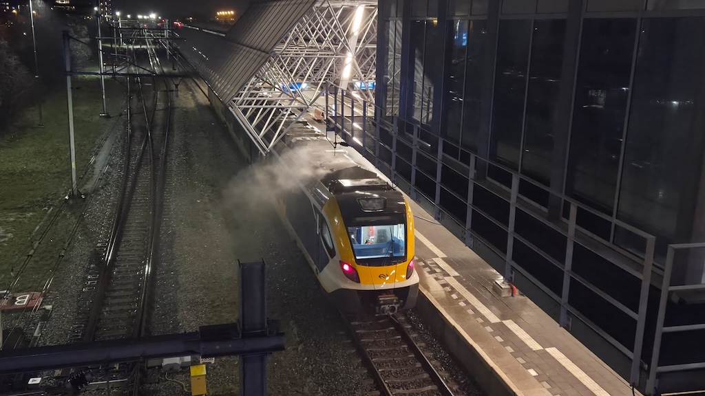 Treinbrand op perron 5 Station Zaandam ??
