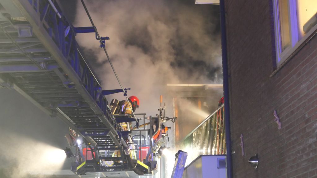 Katten gered bij woningbrand in Zaandam ??