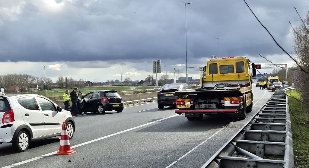 Verkeersongeluk door hagelbui in Zaandam